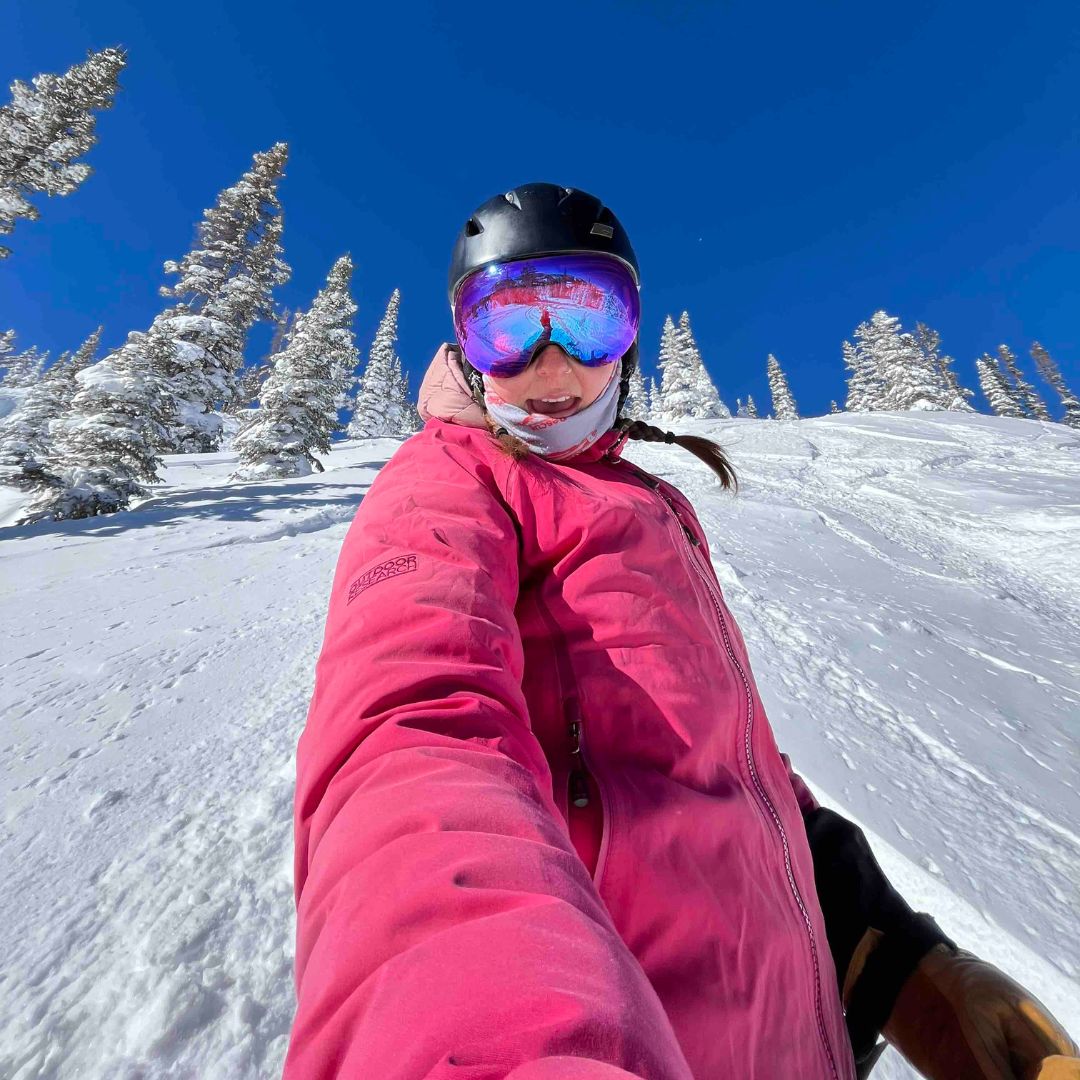 Photo of Coco skiing.